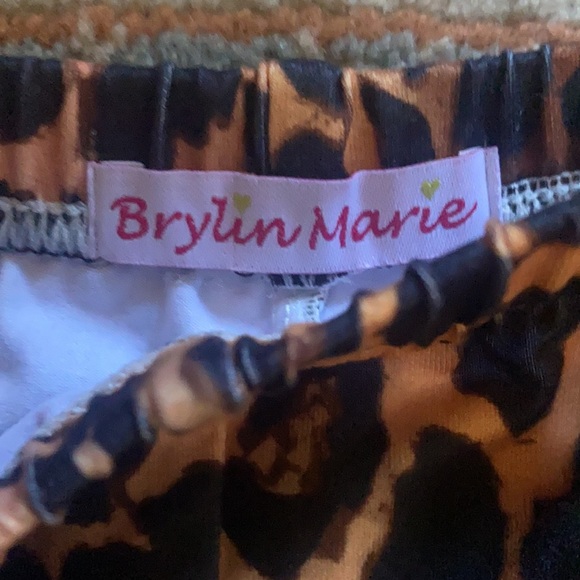 ❤️… Berlin Marie Leopard Bell Bottoms Pants - Picture 2 of 3